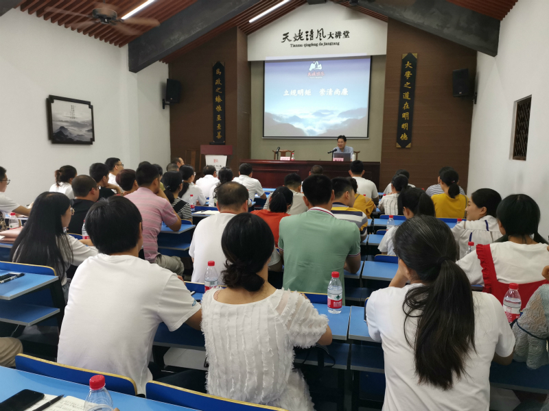 1566810564323117b8nV.jpg 3meitu.jpg